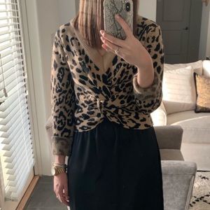 JOA Cheetah Knotted Cropped V Neck Sweater Medium